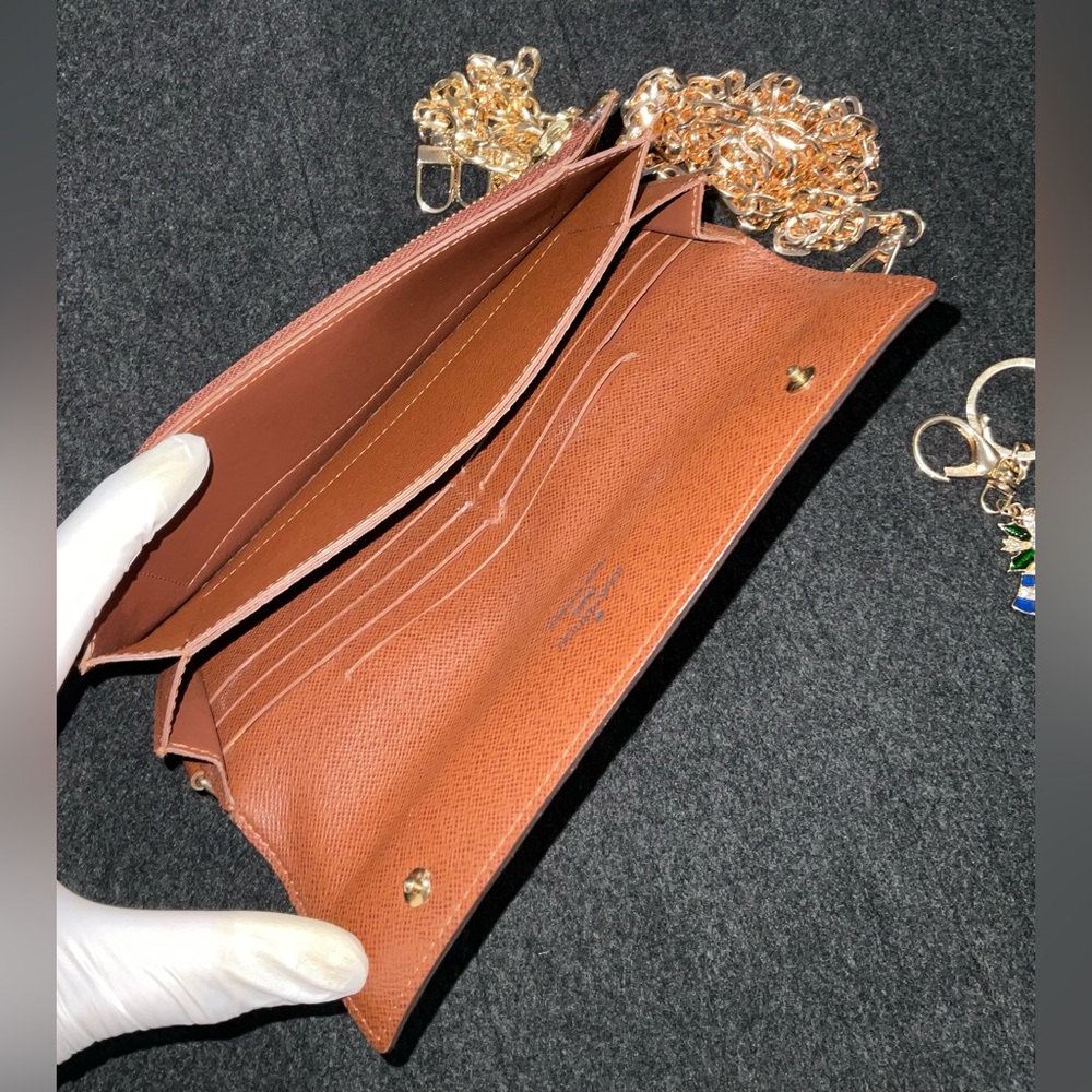 LOUIS VUITTON✅AUTHENTIC LONG ACCORDION WALLET - Picture 7 of 16
